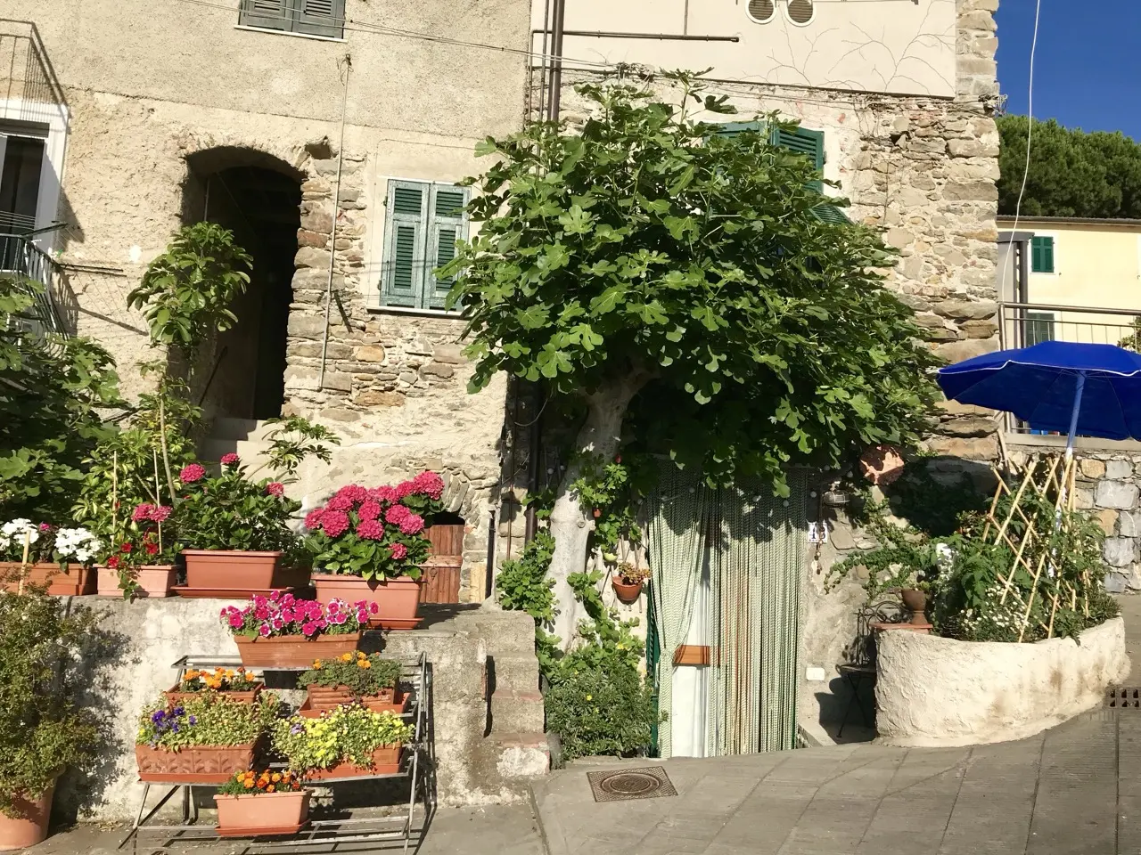 Corniglia, Italia: Ghid de Călătorie pentru Bijuteria Ascunsă din Cinque Terre