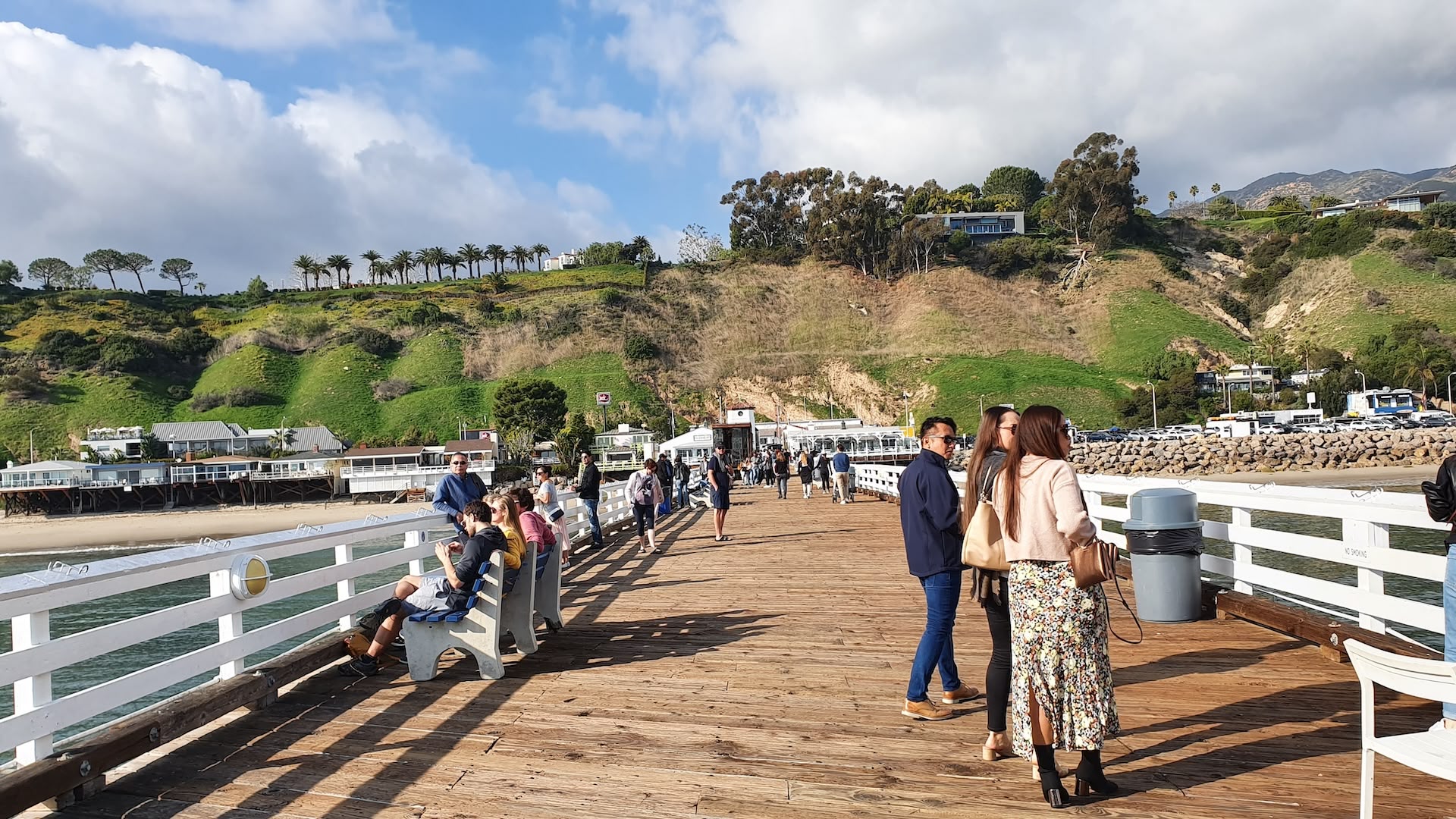 Explorează Malibu, California: Plaje, Gastronomie și Aventură