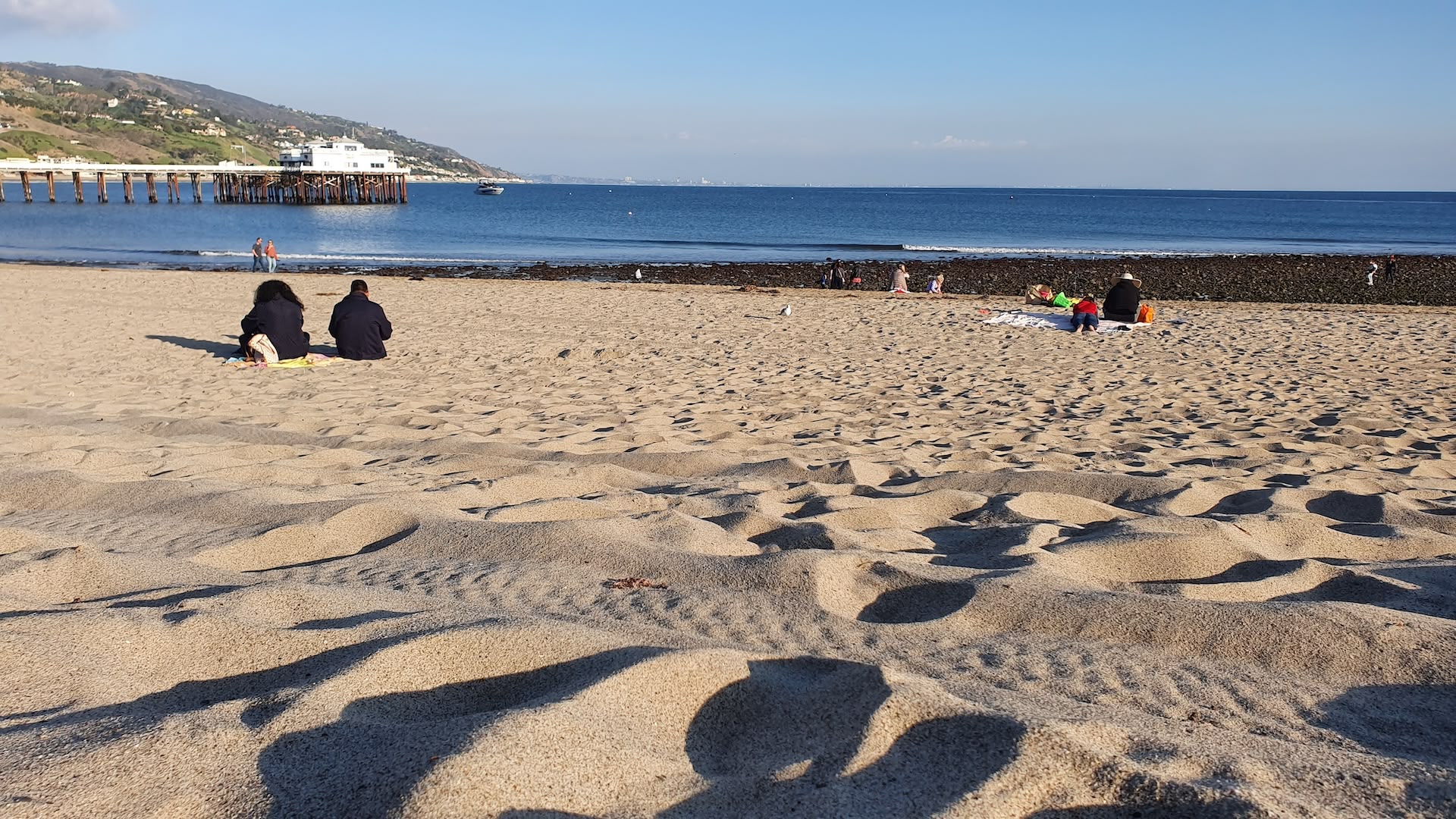Explorează Malibu, California: Plaje, Gastronomie și Aventură
