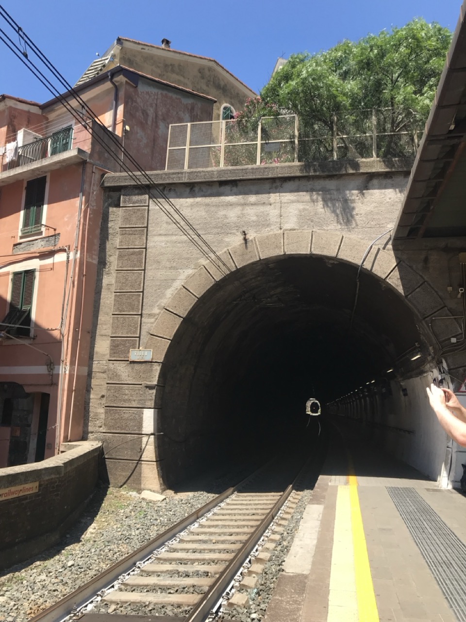 Explorează Vernazza, Italia: Bijuteria din Cinque Terre