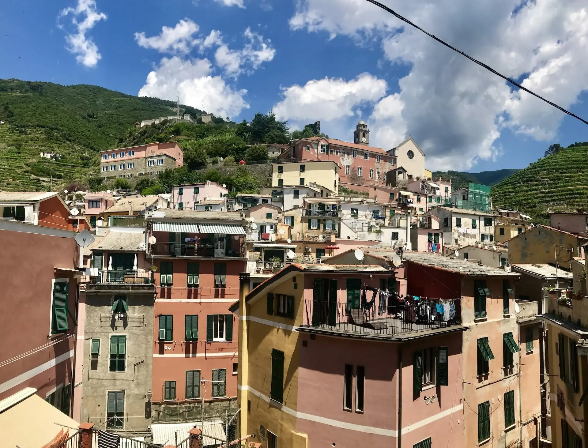 Explorează Vernazza, Italia: Bijuteria din Cinque Terre