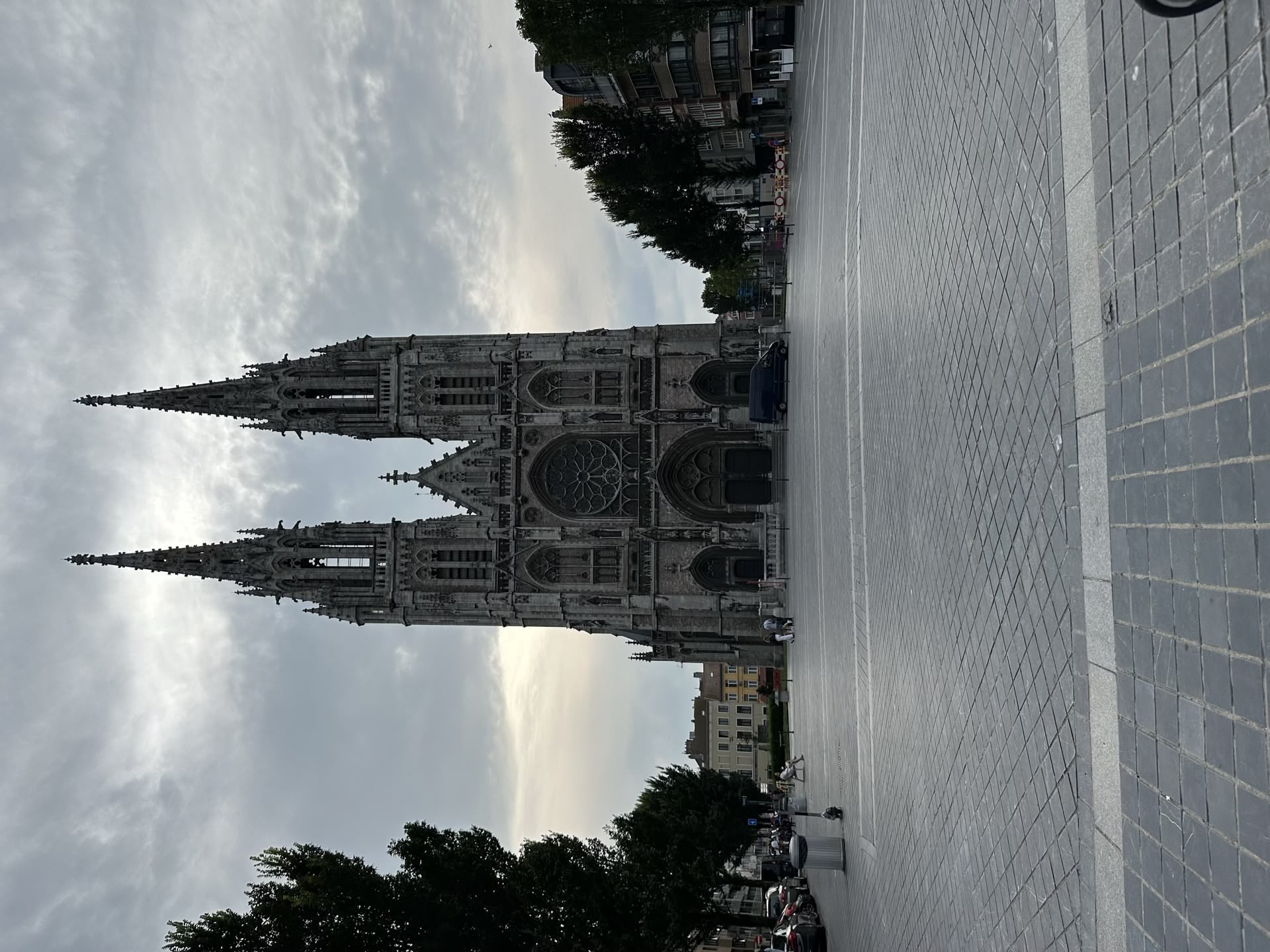 O zi în Bruges: Canale, Istorie și o Evadare la Plajă
