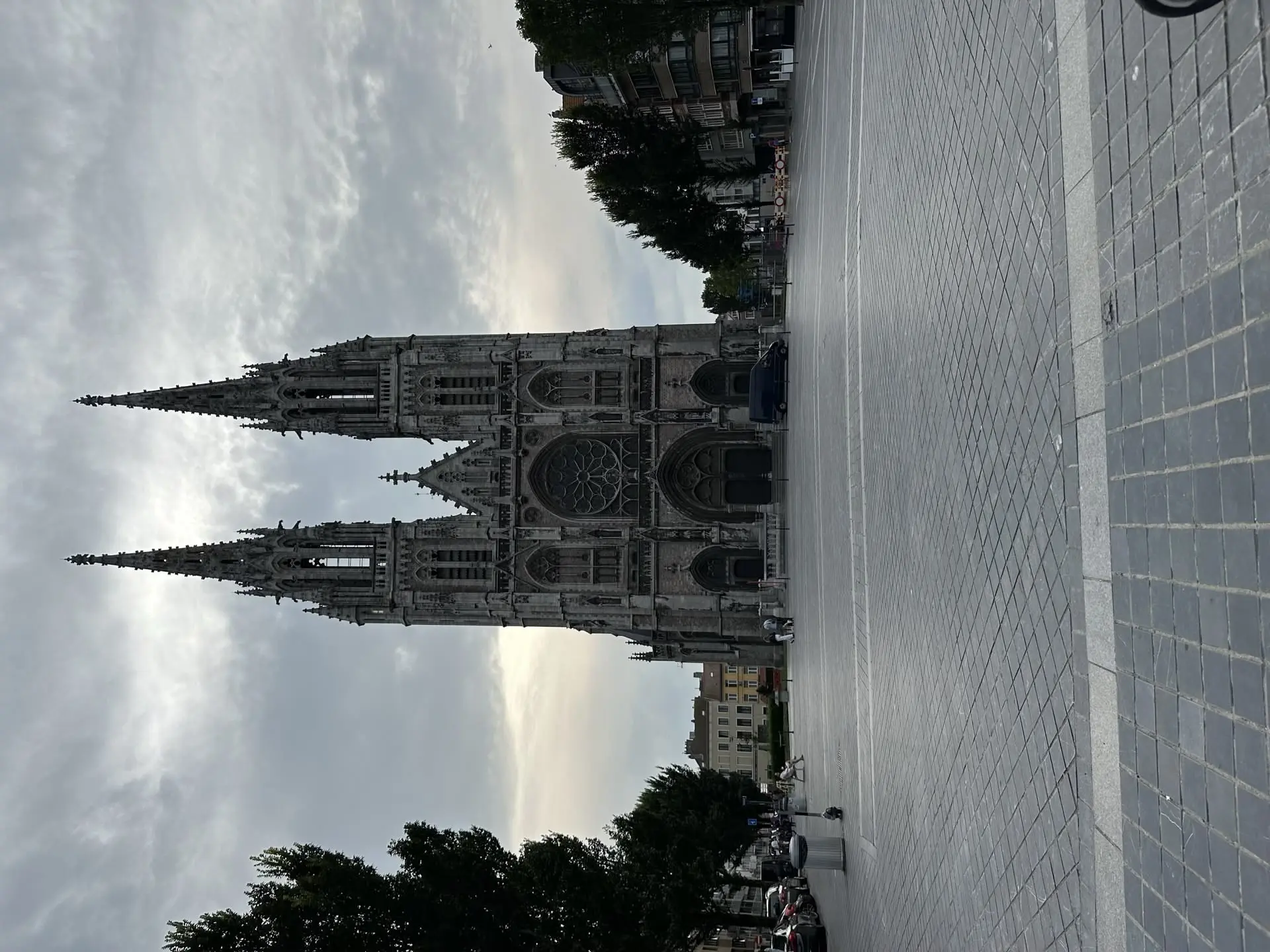 O zi în Bruges: Canale, Istorie și o Evadare la Plajă