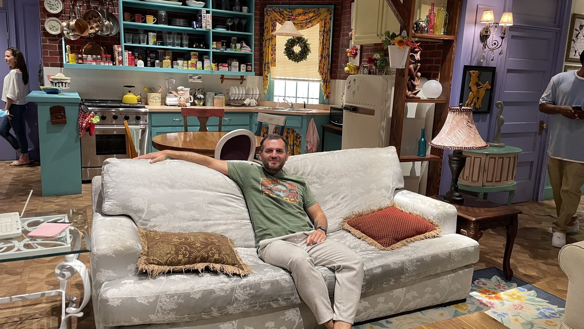 Cum am Petrecut Jumătate de Zi Trăind Viața „Friends” în NYC
