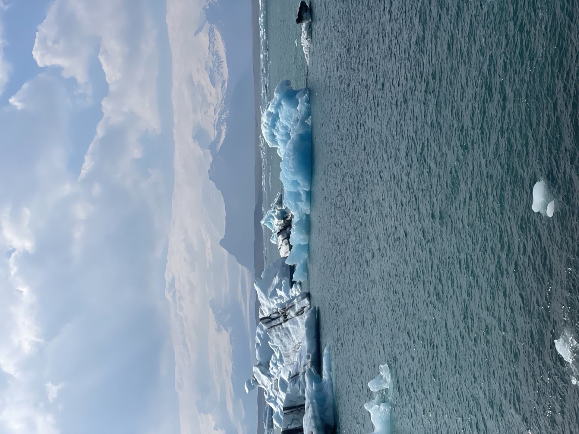 Două săptămâni de vis în Islanda: Vulcani, ghețari și plaje negre