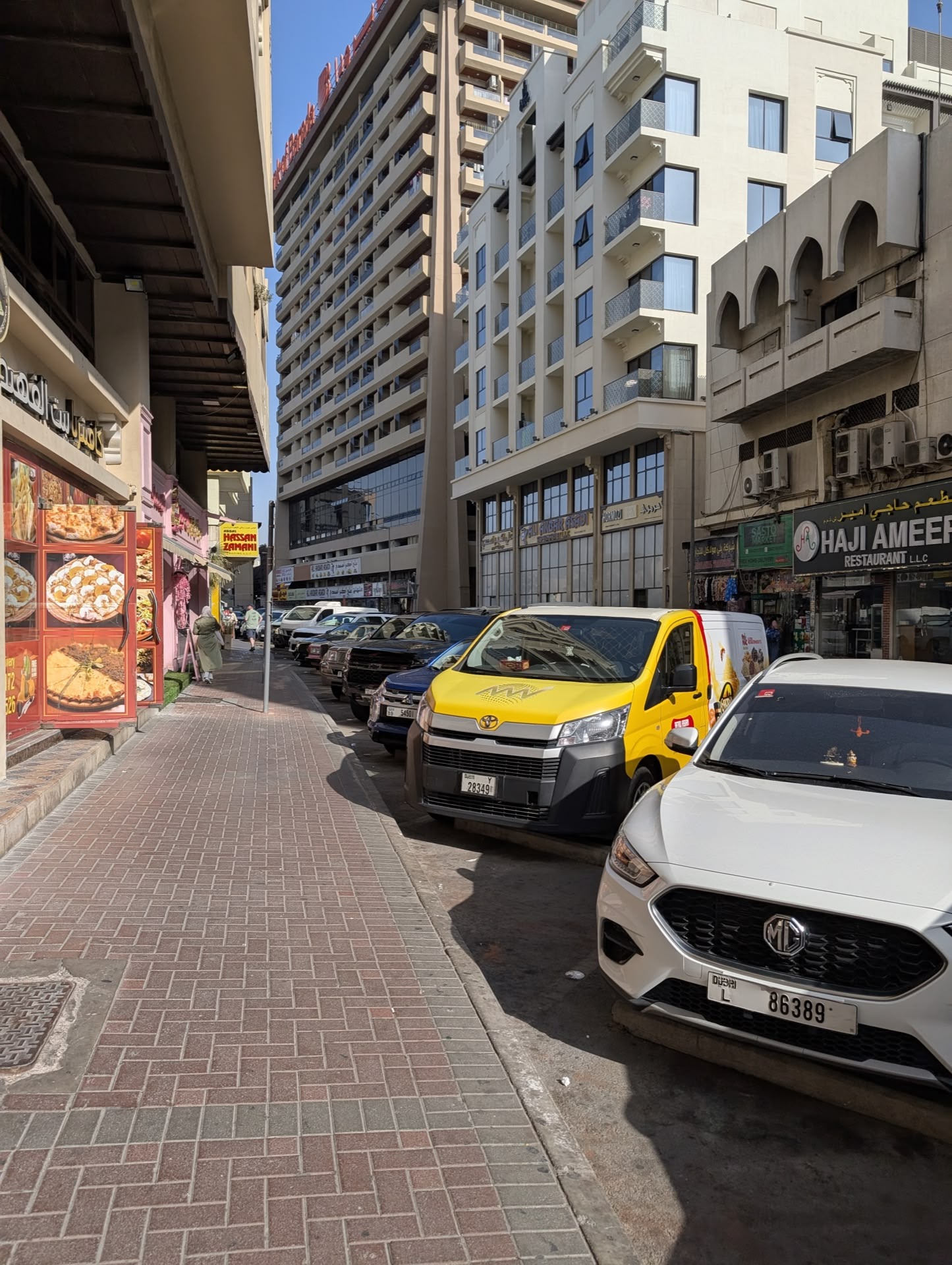 Dubai Old Town: Dincolo de Strălucirea Zgârie-Norilor