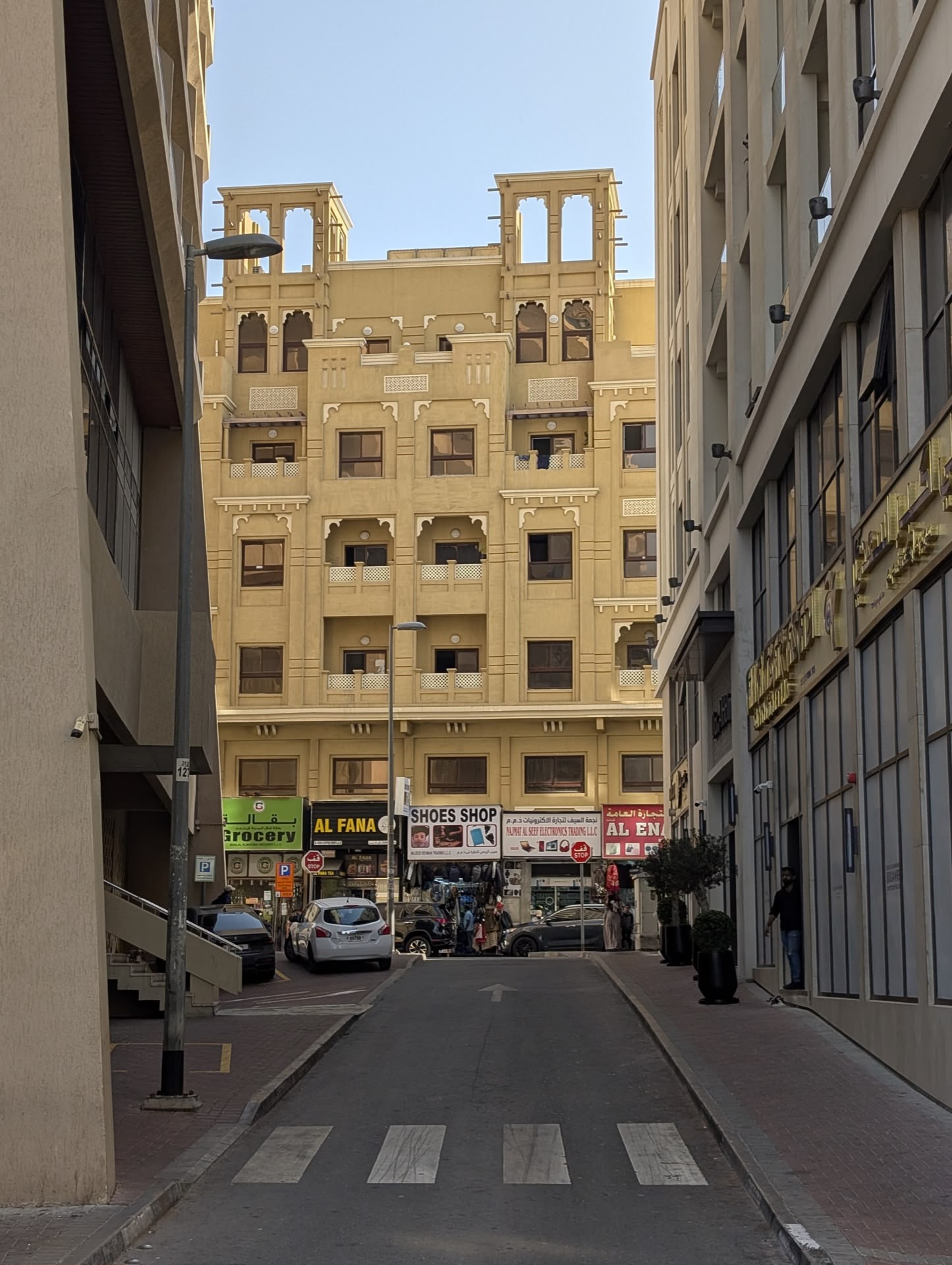 Dubai Old Town: Dincolo de Strălucirea Zgârie-Norilor