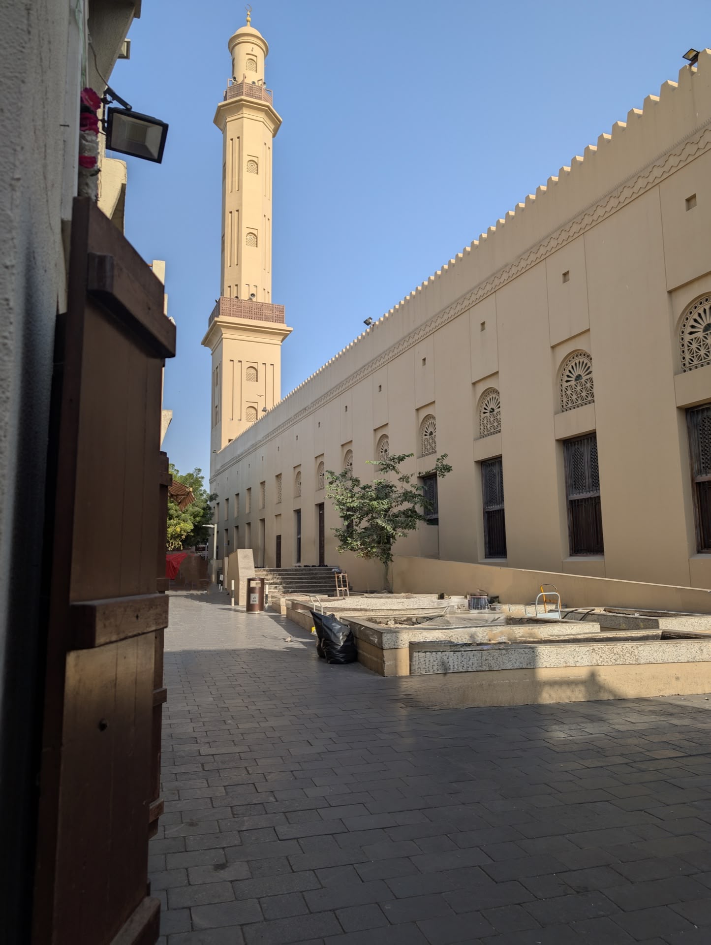 Dubai Old Town: Dincolo de Strălucirea Zgârie-Norilor