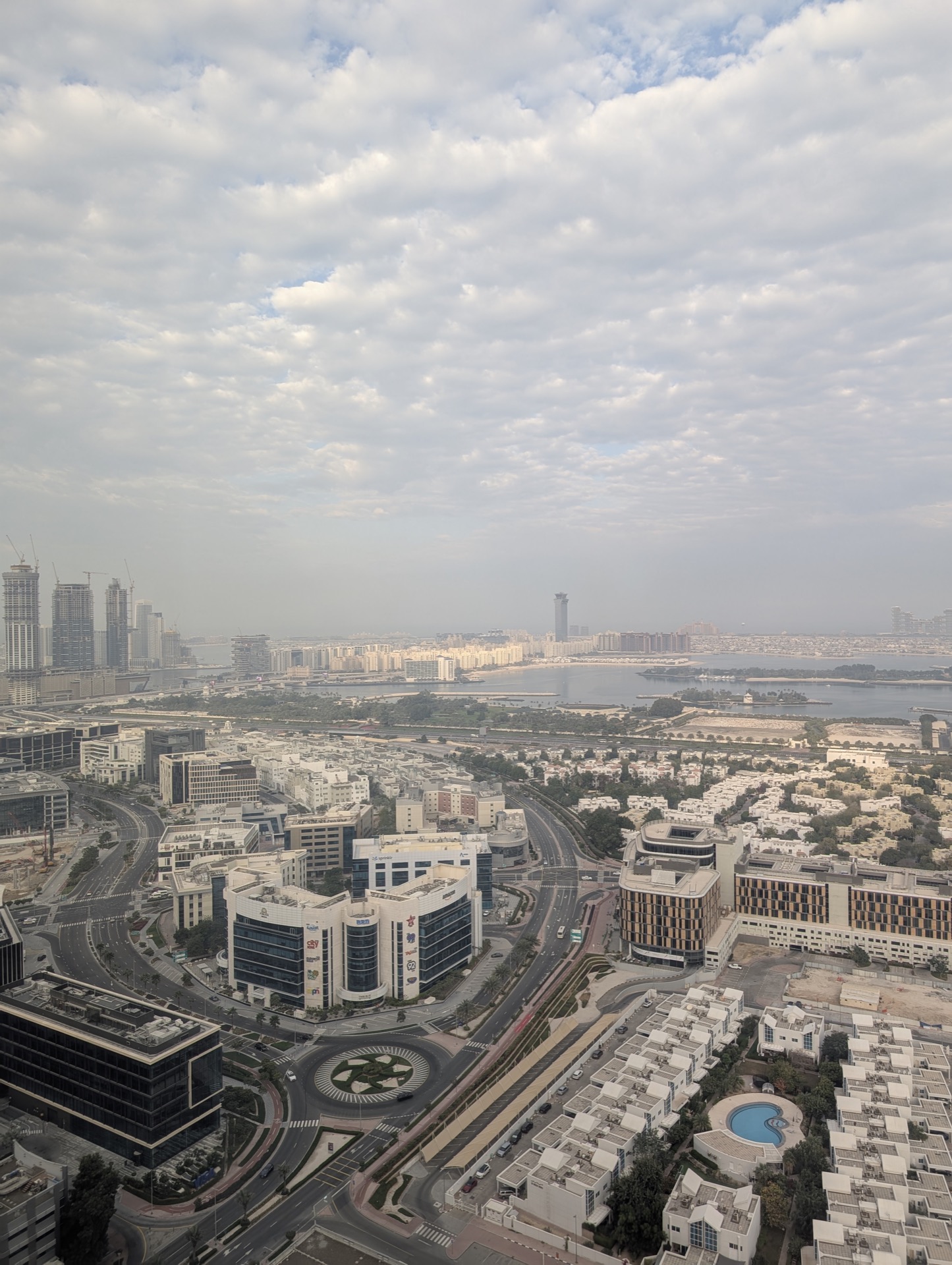 Dubai: De la Destinație de Vis la Capcană Turistică