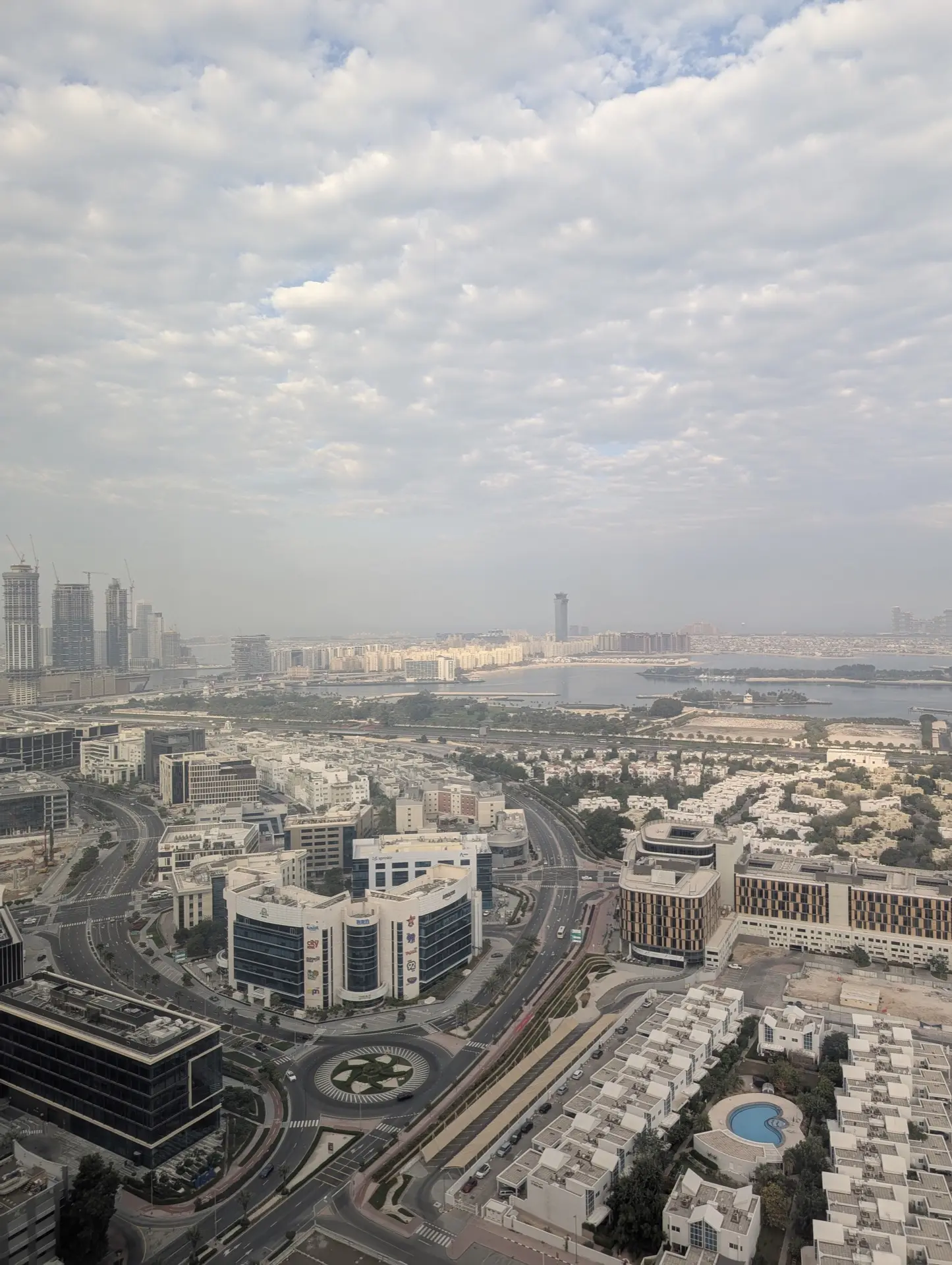 Dubai: De la Destinație de Vis la Capcană Turistică