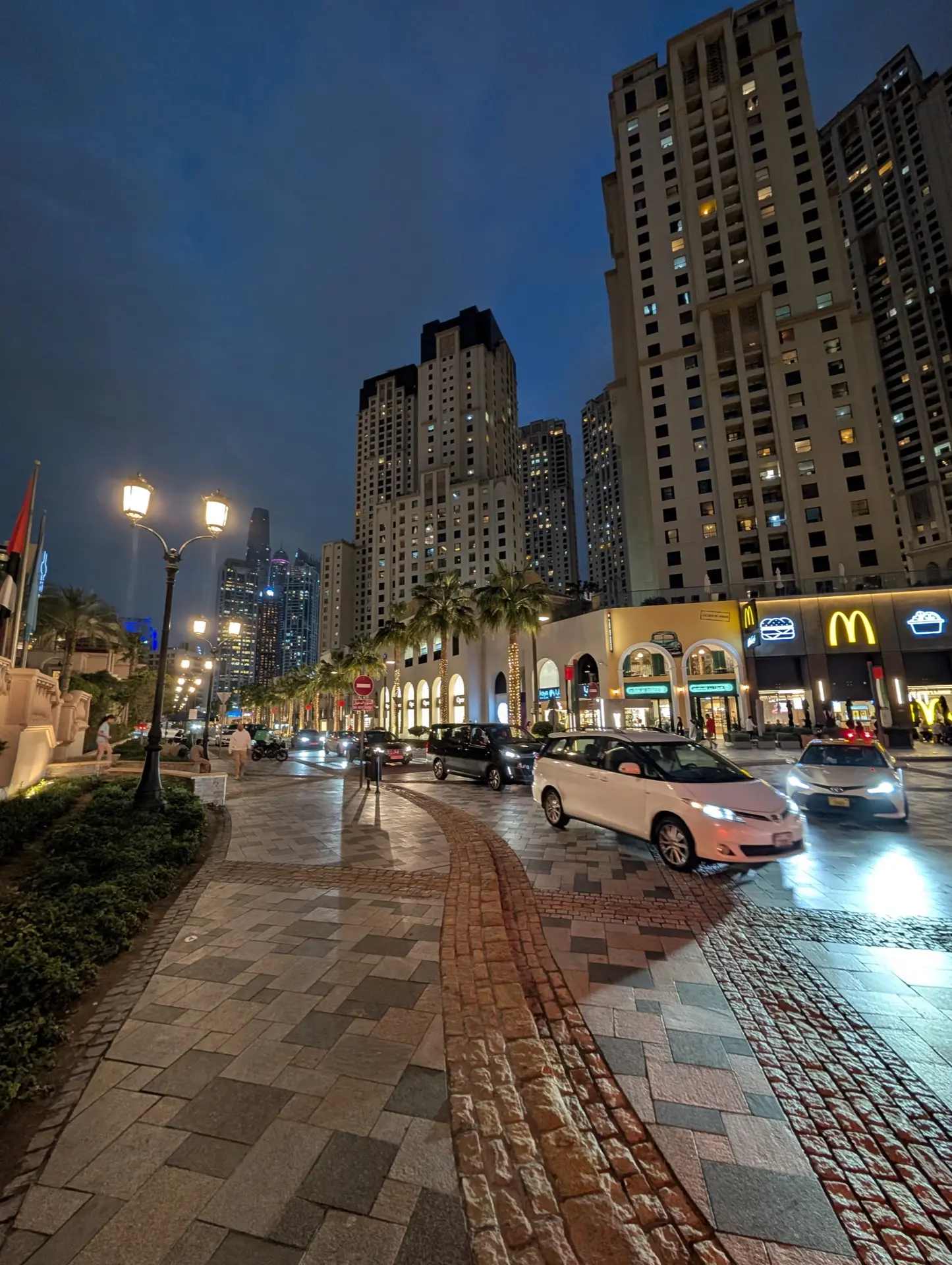 Dubai: De la Destinație de Vis la Capcană Turistică