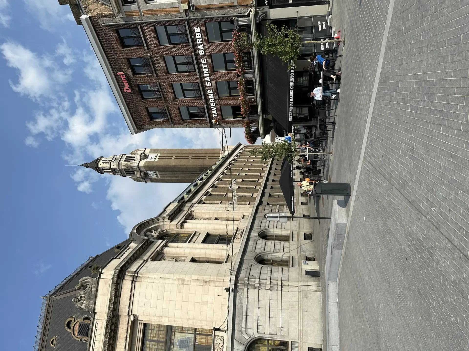 Liege: Frumusețe Istorică Înecată într-o Realitate Amară