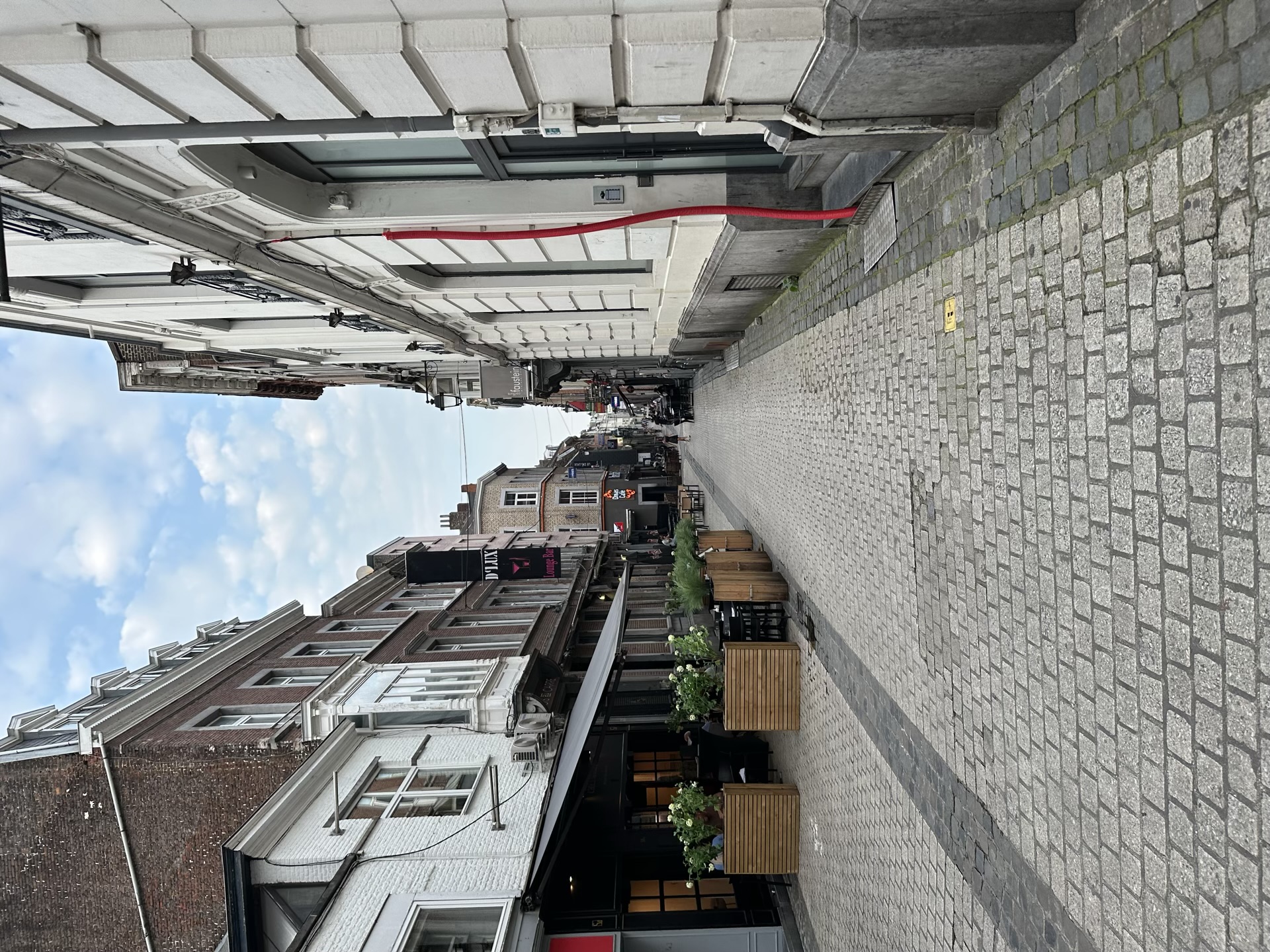 Liege: Frumusețe Istorică Înecată într-o Realitate Amară
