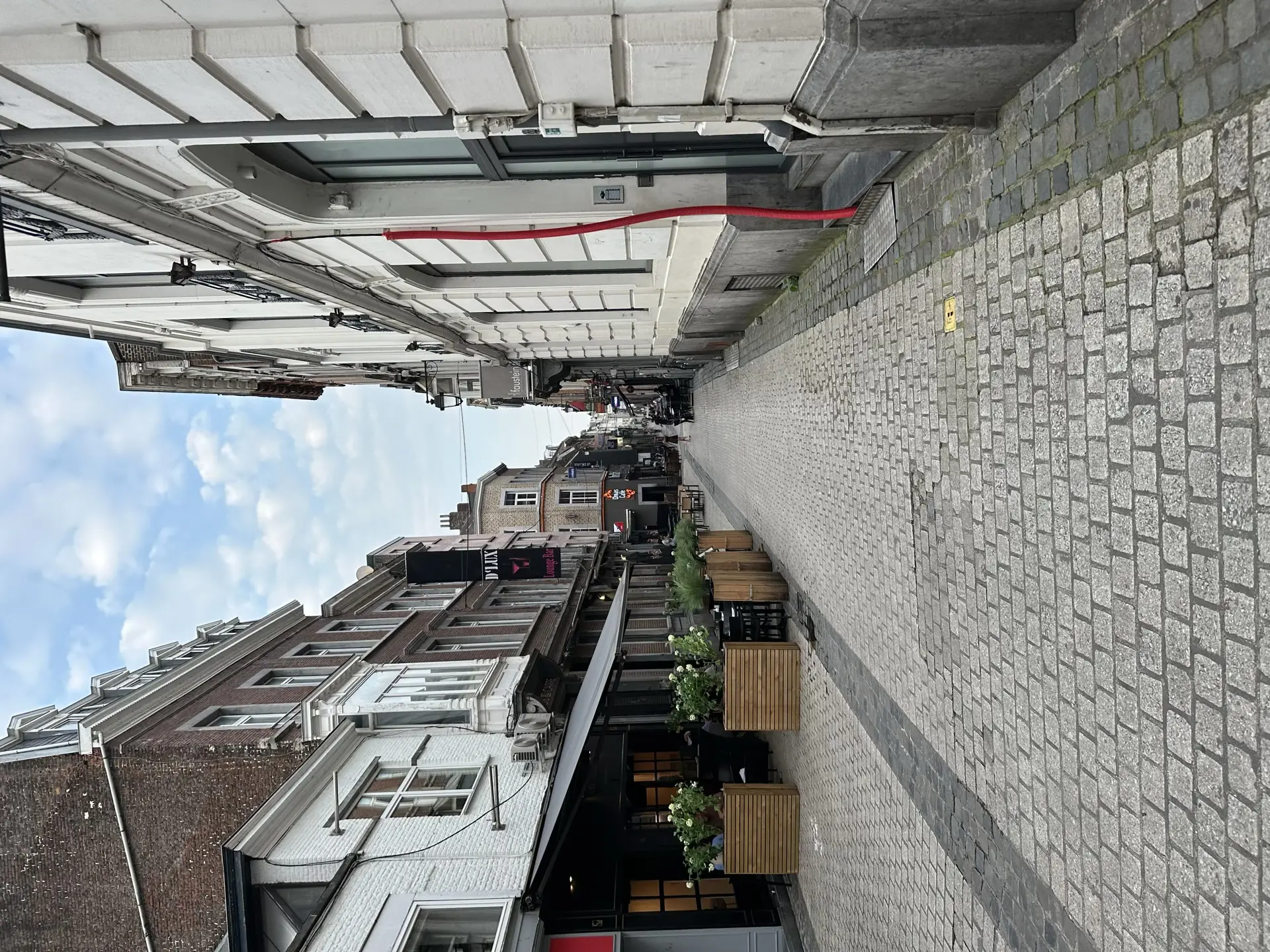 Liege: Frumusețe Istorică Înecată într-o Realitate Amară
