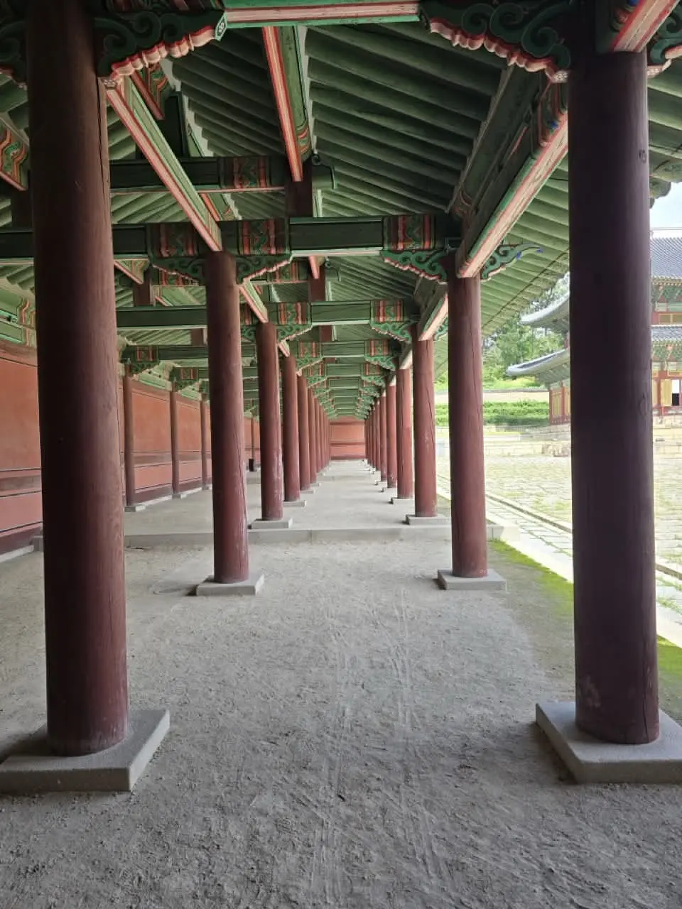 Injeongjeon: Inima Palatului Changdeokgung din Seul. Ghid pentru o Zi de Vis