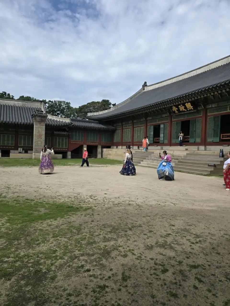 Injeongjeon: Inima Palatului Changdeokgung din Seul. Ghid pentru o Zi de Vis