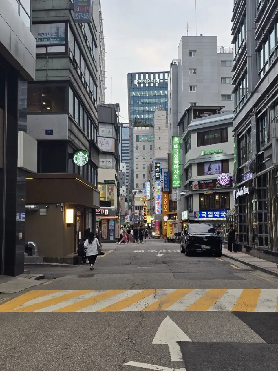 Seul vs. Tokyo: Experiența Mea Într-un Oraș Vibrant, Plin de Viață și Fără Google Maps (Ghid 2025)