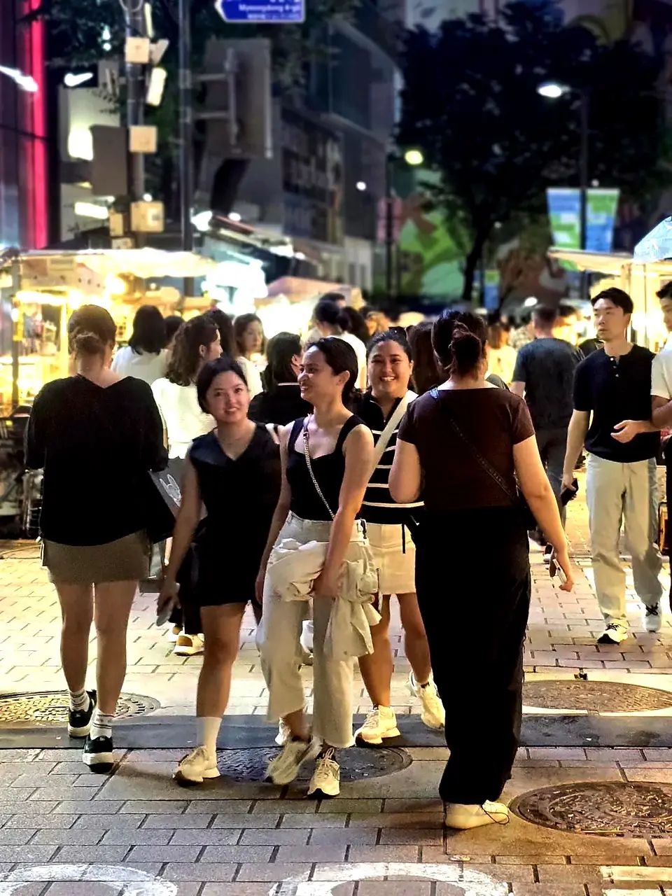 Seul vs. Tokyo: Experiența Mea Într-un Oraș Vibrant, Plin de Viață și Fără Google Maps (Ghid 2025)
