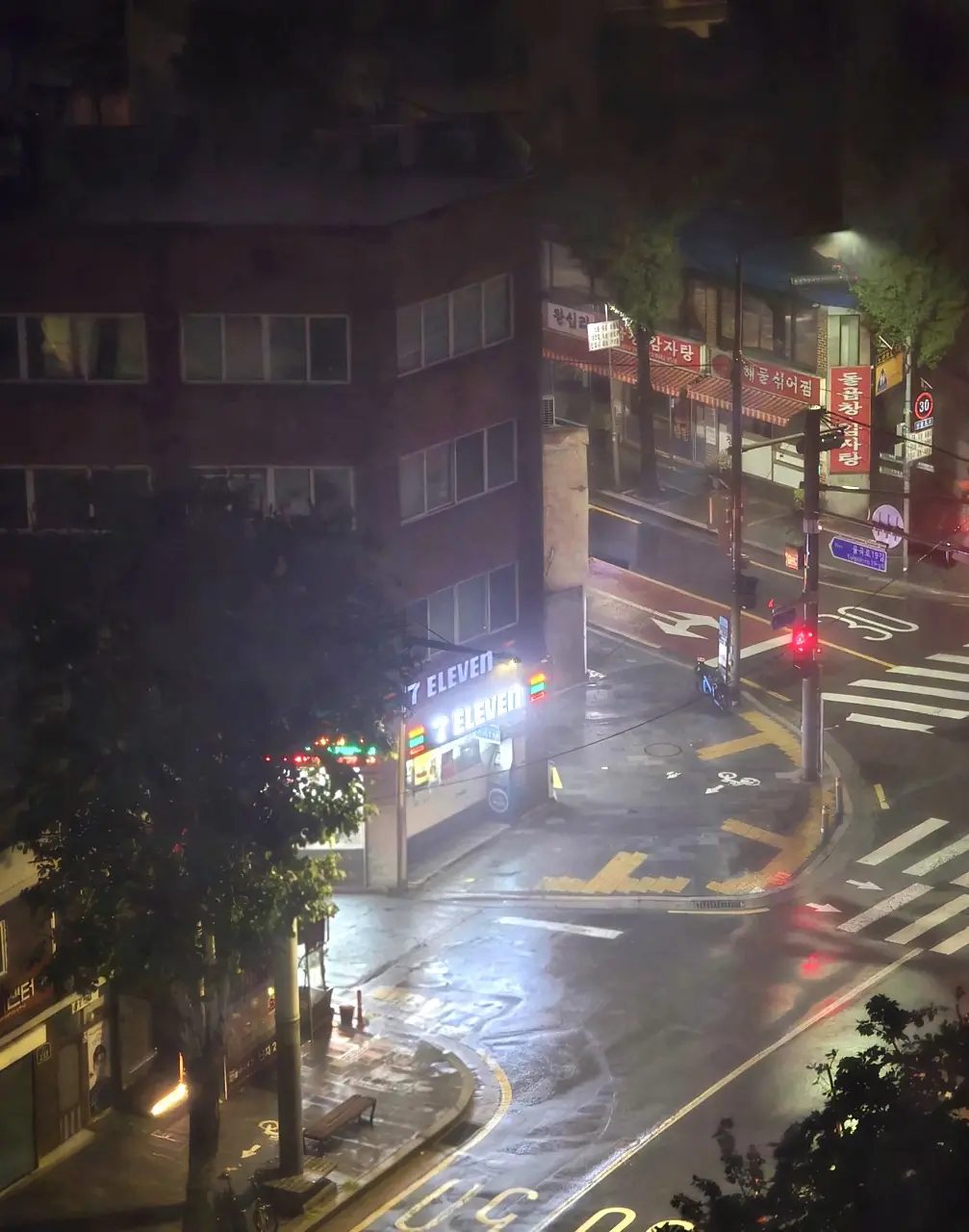 Seul vs. Tokyo: Experiența Mea Într-un Oraș Vibrant, Plin de Viață și Fără Google Maps (Ghid 2025)