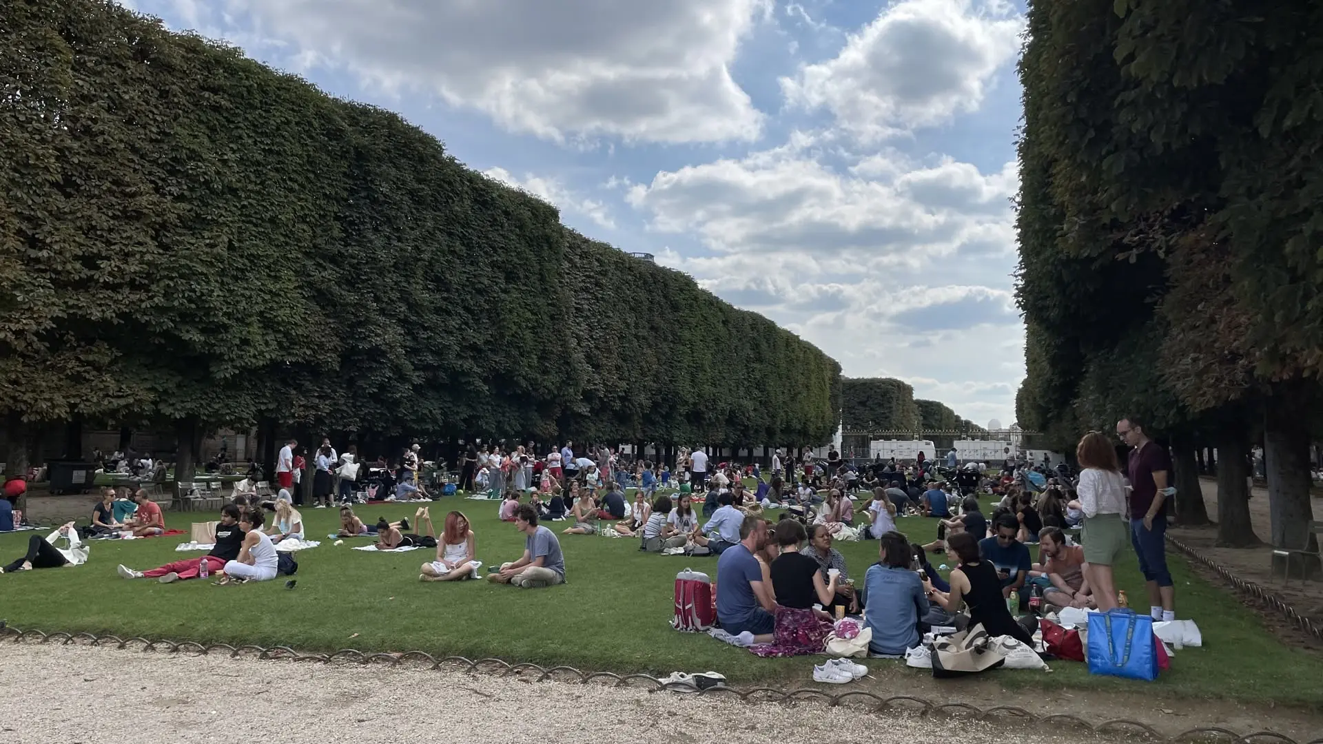 Paris în 5 Zile: Între Mit și Dezamăgire. O Părere Sinceră (2025)