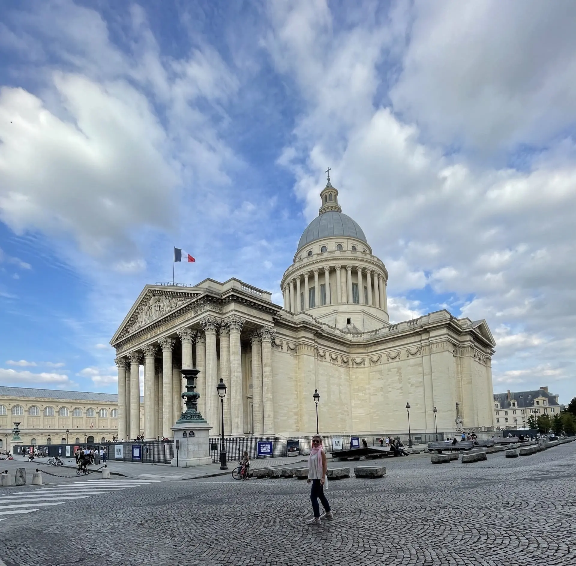 Paris în 5 Zile: Între Mit și Dezamăgire. O Părere Sinceră (2025)