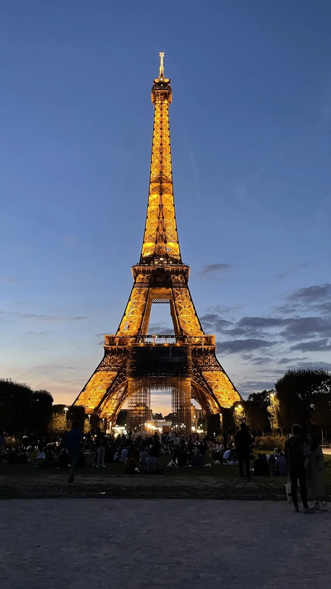 Paris în 5 Zile: Între Mit și Dezamăgire. O Părere Sinceră (2025)