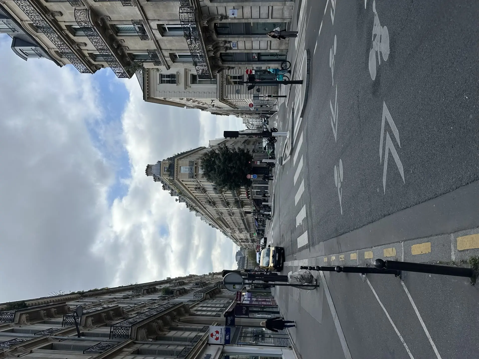 Paris în 5 Zile: Între Mit și Dezamăgire. O Părere Sinceră (2025)
