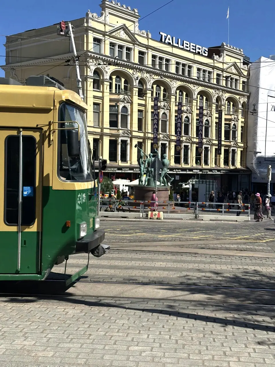 O Zi în Helsinki: Cum Să Te Bucuri de Oraș Fără Să-ți Golești Contul (Ghid Sincer)