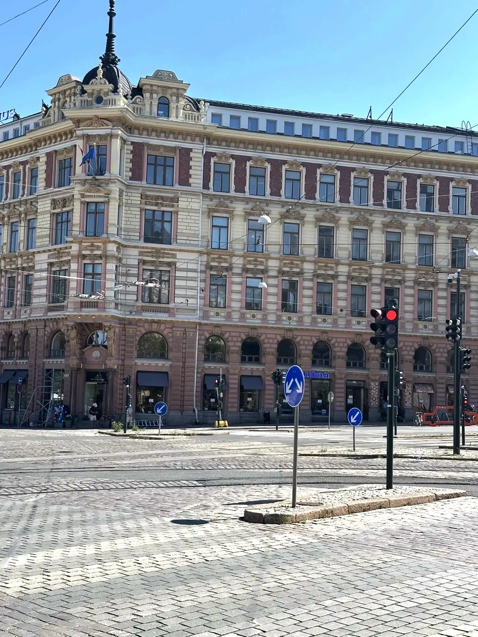 O Zi în Helsinki: Cum Să Te Bucuri de Oraș Fără Să-ți Golești Contul (Ghid Sincer)