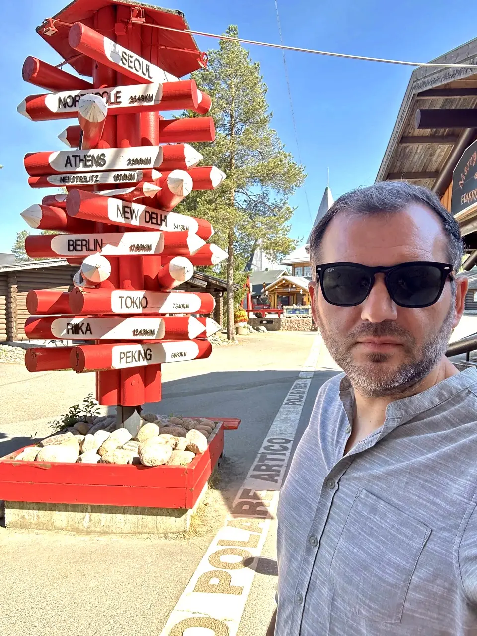 Rovaniemi: Oprirea Magică la Cercul Polar în Drum spre Nordkapp (Ghid pentru Jumătate de Zi)