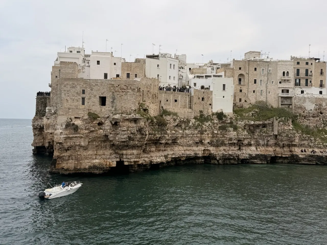 Image 9 for O jumătate de zi în Polignano a Mare: Merită aglomerația?