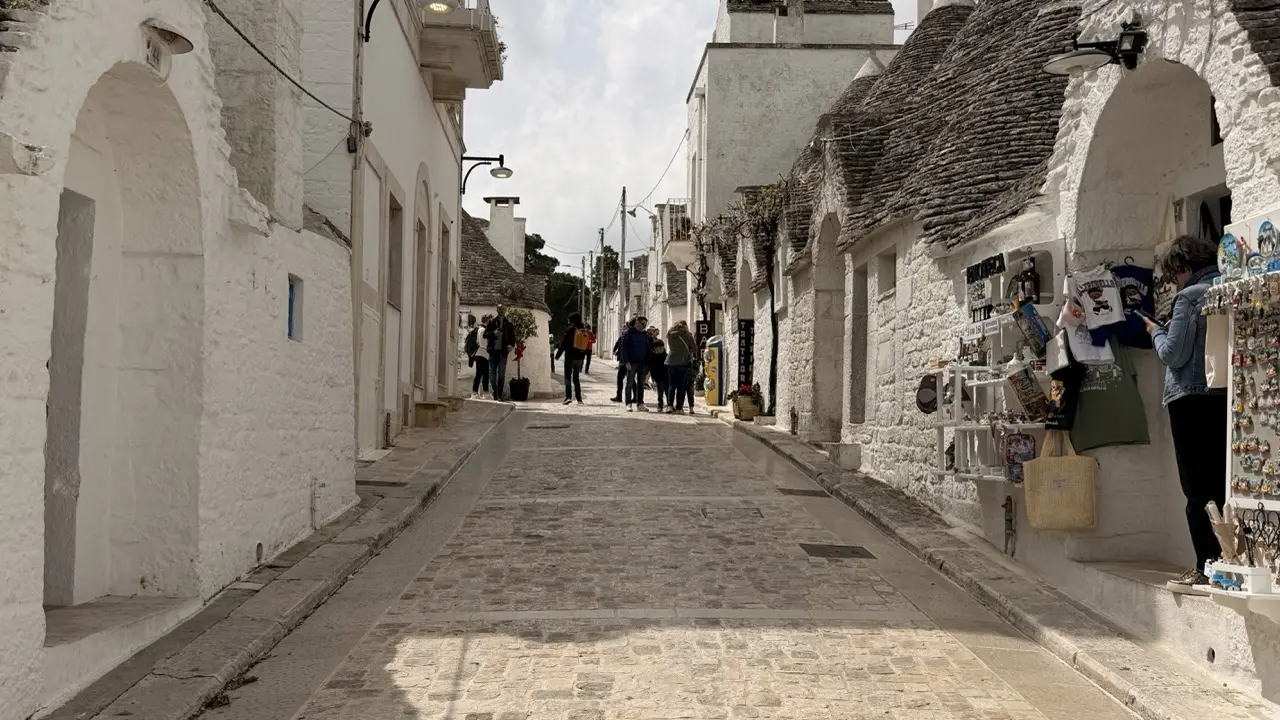 Image 3 for Haos în Puglia: Merită să mergi acum în Alberobello?