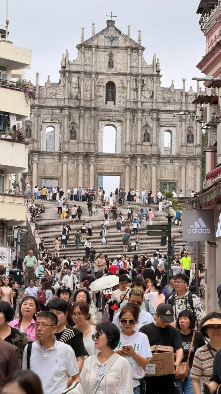 Image 2 for GT41:Asia | Macau într-o zi: feribot, pasteis și liniște