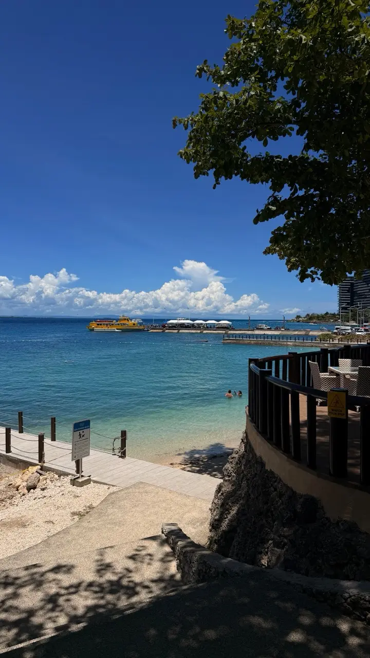 GT41: Asia | Mactan: Plajă, carte și apus