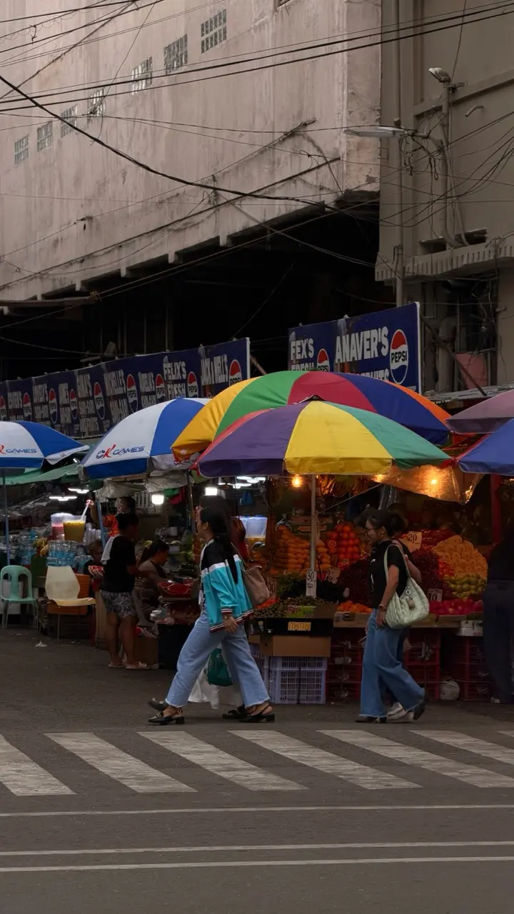 Image 22 for GT41: Asia | Cebu: Beton și somn sub cer liber